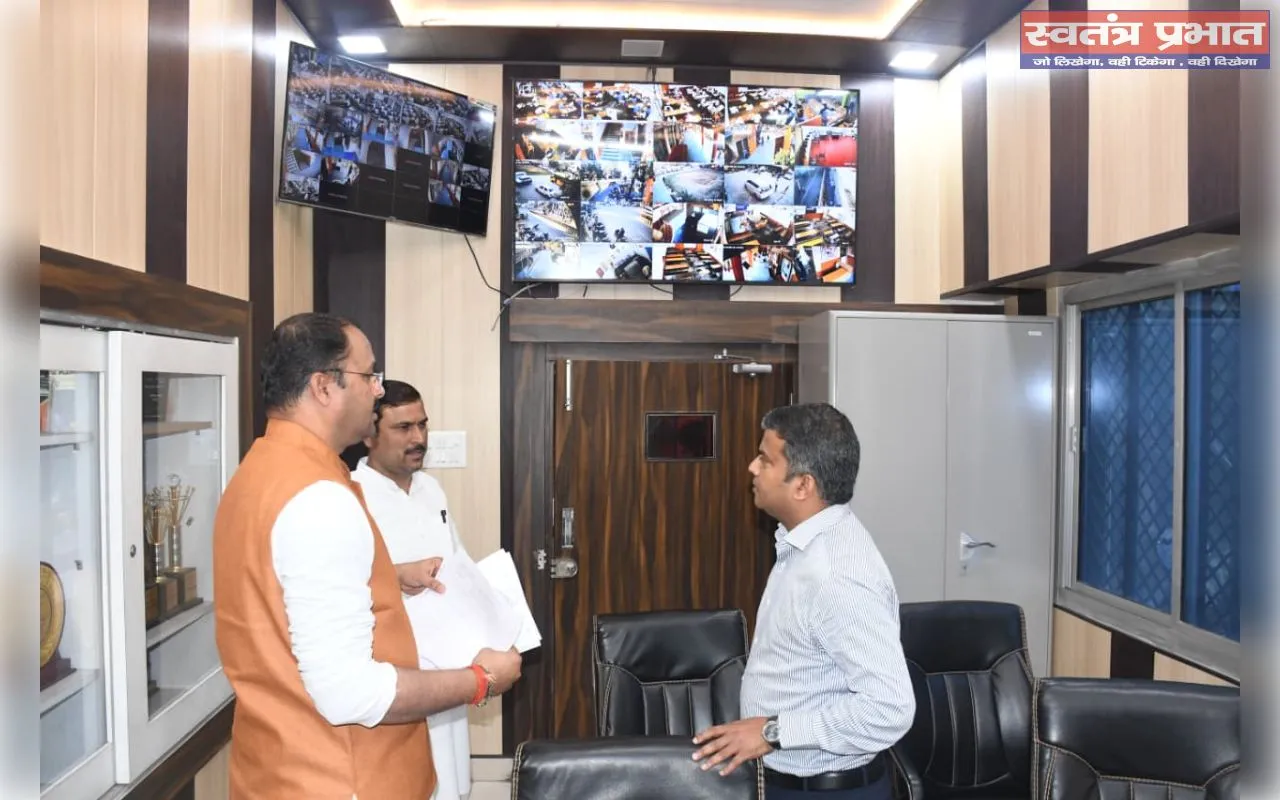 जिलाधिकारी ने यूपी बोर्ड की परीक्षा के लिए बनाये गये परीक्षा केन्द्रों का किया भ्रमण