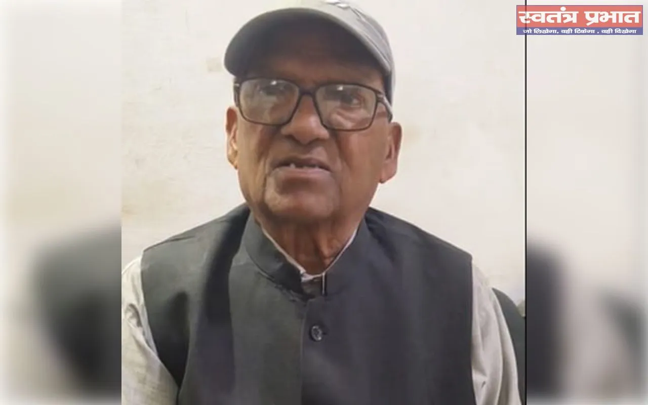 पूर्व विधायक रामजियावन ने थामा सपा का दामन