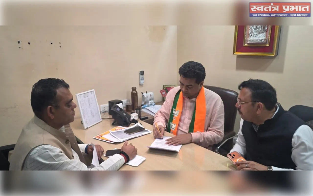 दिल्ली सरकार में मंत्री कपिल मिश्रा ने प्रदेश भाजपा कार्यालय में की जनसुनवाई