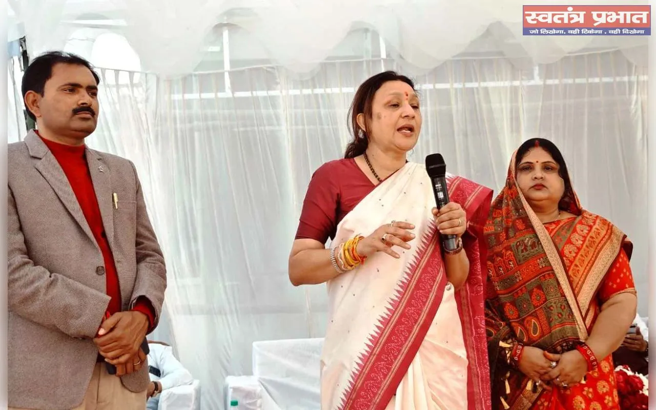 उपभोक्ताओं को गुणवत्तापरक पारदर्शी सेवा ही व्यापार का आधार- मोना