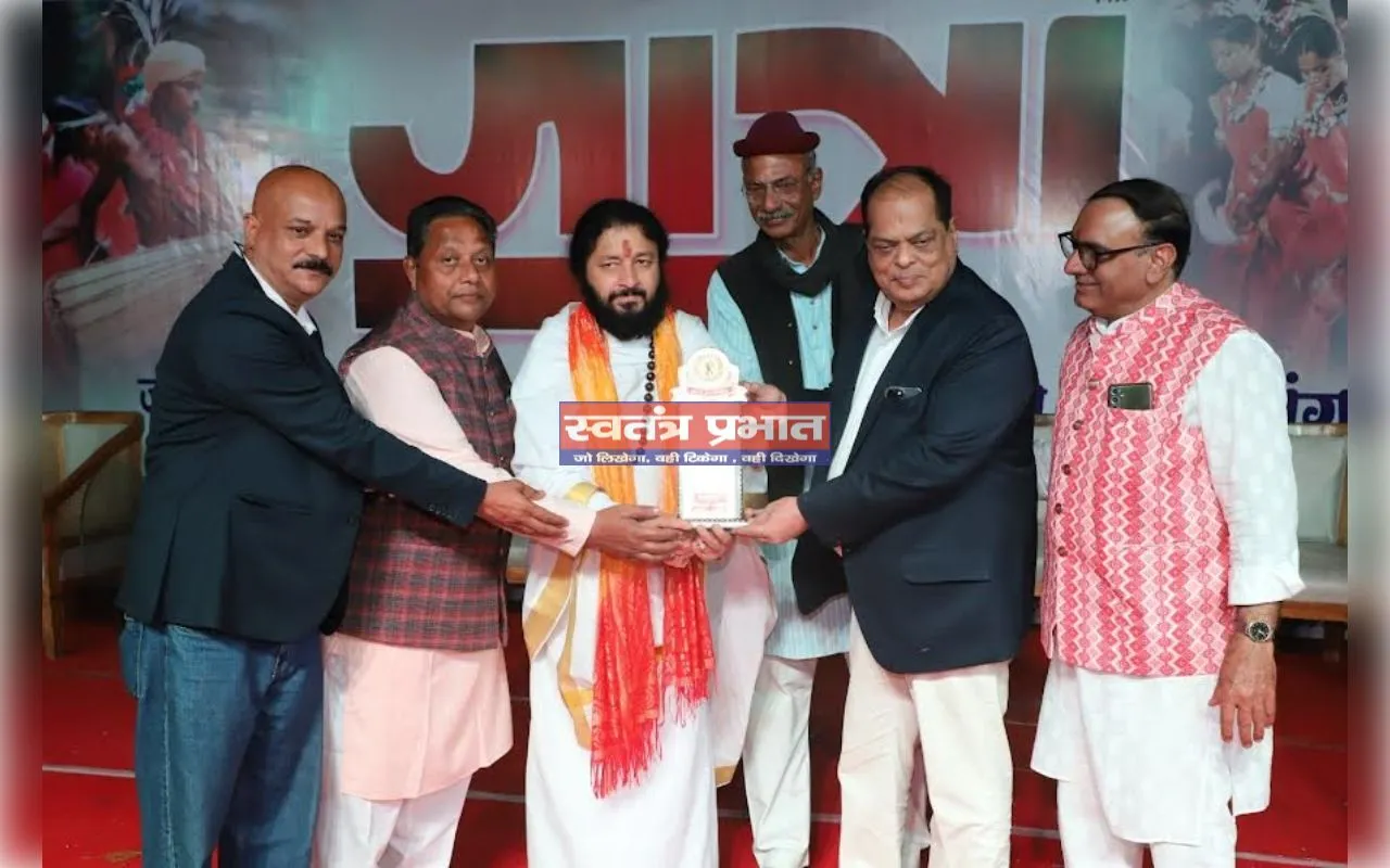 आदिवासी समाज के मुद्दों पर काम के लिए सम्मानित किए गए डॉ अतुल मलिकराम