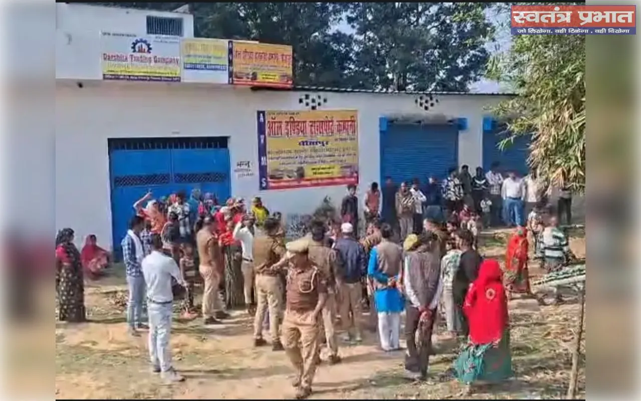 युवक की हत्या में महिला सहित तीन लोग गिरफ़्तार, बकरी घर में घुसने के विवाद में हुई थी वारदात, लाठी बरामद 