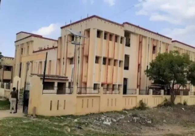 जनपद के  जय प्रकाश नारायण सर्वाेदय विद्यालयों/राजकीय आश्रम पद्धति विद्यालय में प्रवेश प्रारम्भ