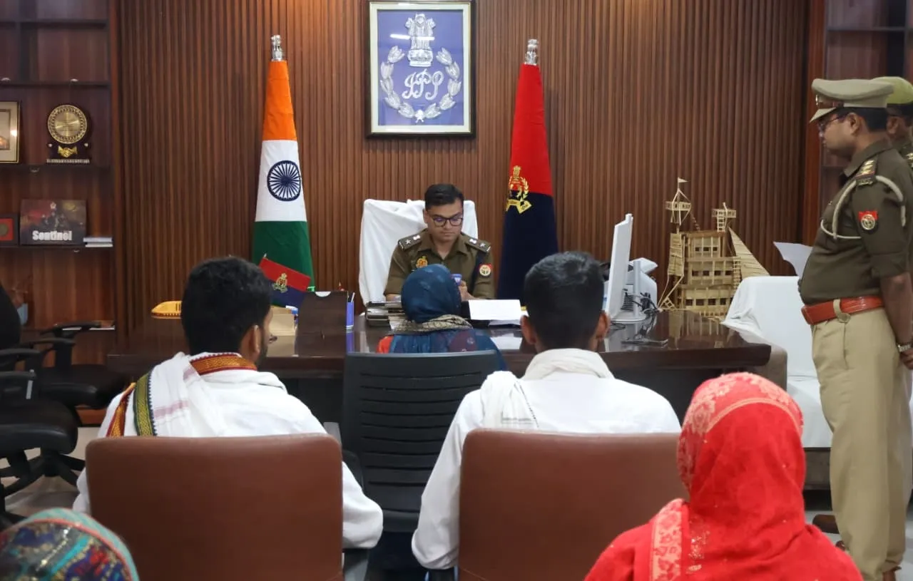 पुलिस अधीक्षक ने सुनीं जनता दर्शन में आये फरियादियों  की  समस्याएं ,सुनकर दिए त्वरित एवं प्रभावी निस्तारण के निर्देश