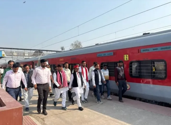 सोनभद्र में जनसेवा की नई मिसाल, सांसद छोटेलाल सिंह खरवार के प्रयासों से मिली नई ट्रेन की सौगात