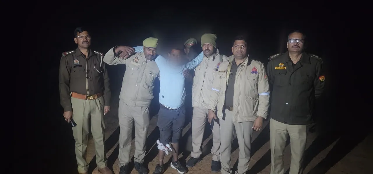 करमा थाना क्षेत्र के  जुगनी जंगल में वांछित गौ तस्कर पुलिस की मुठभेड़ में  घायल