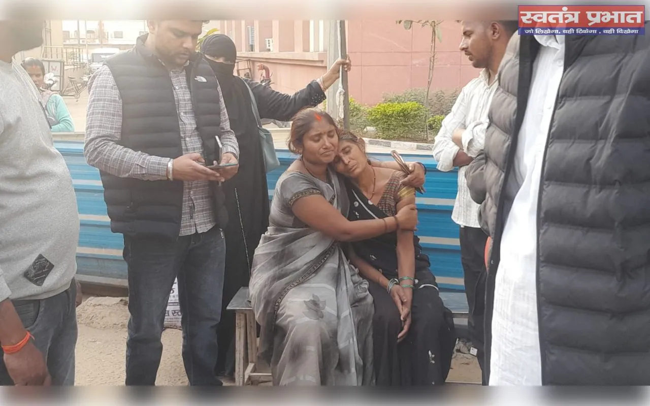 सड़क दुर्घटना में युवक की मौत,एक छात्रा घायल, पुलिस जांच में जुटी