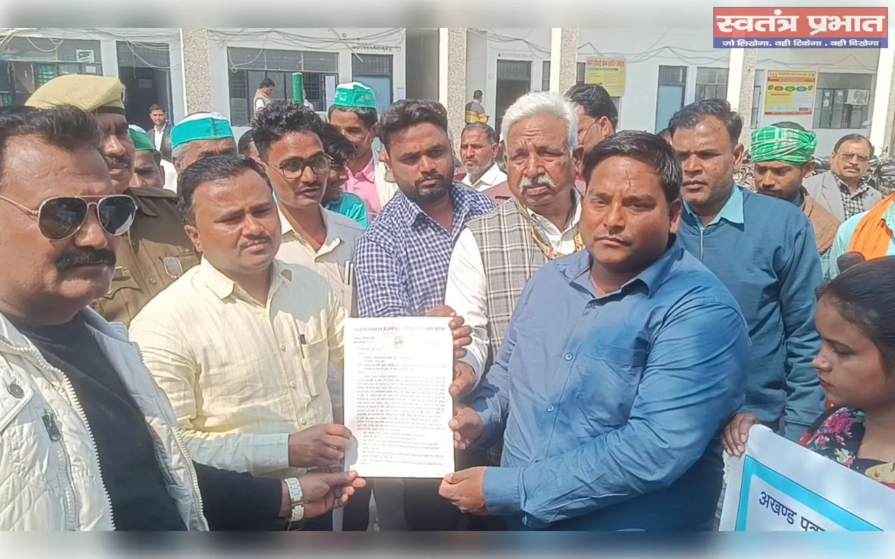 लम्भुआ कोतवाली प्रभारी को हटाने की मांग तेज