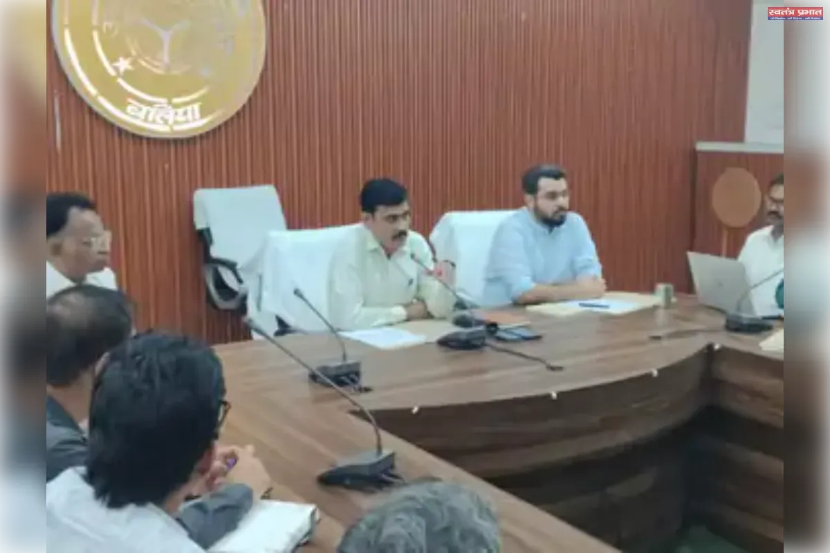 बलिया में संचारी रोग नियंत्रण अभियान को लेकर सख्ती, लापरवाह डॉक्टरों पर कार्रवाई के निर्देश