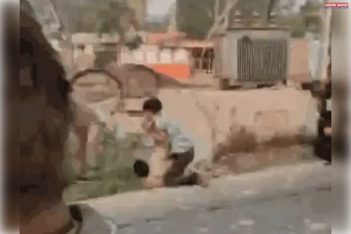 बलिया में सिपाहियों पर हमला: डायल-112 टीम के 2 जवानों को युवकों ने पीटा, दोनों आरोपी गिरफ्तार