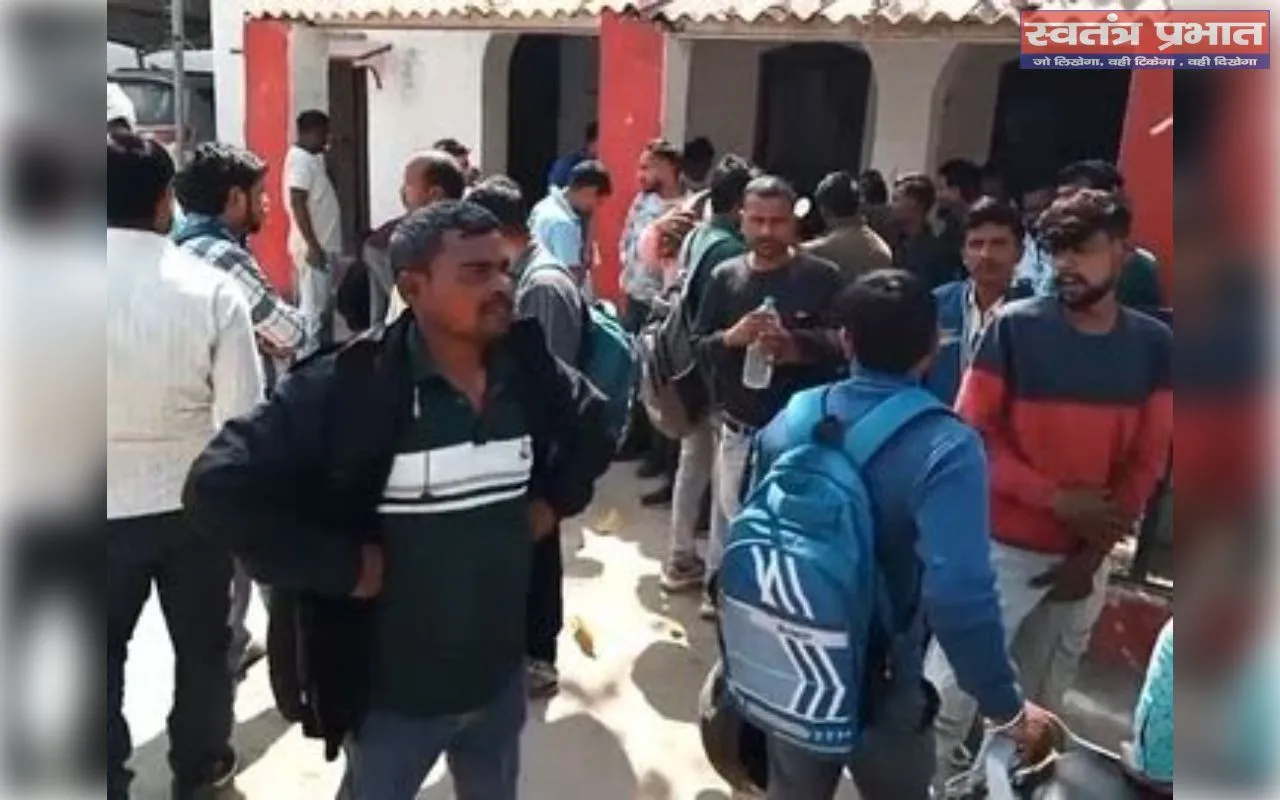 कोतवाली पहुंचे ठगी के शिकार हुए लोग