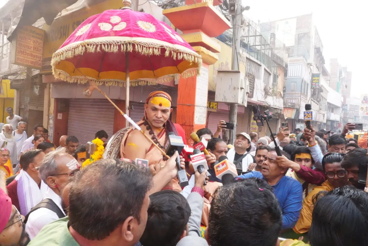 गौ माता को राज्य माता घोषित करने के लिए धर्म युद्ध के लिए शंकराचार्य लखनऊ रवाना।