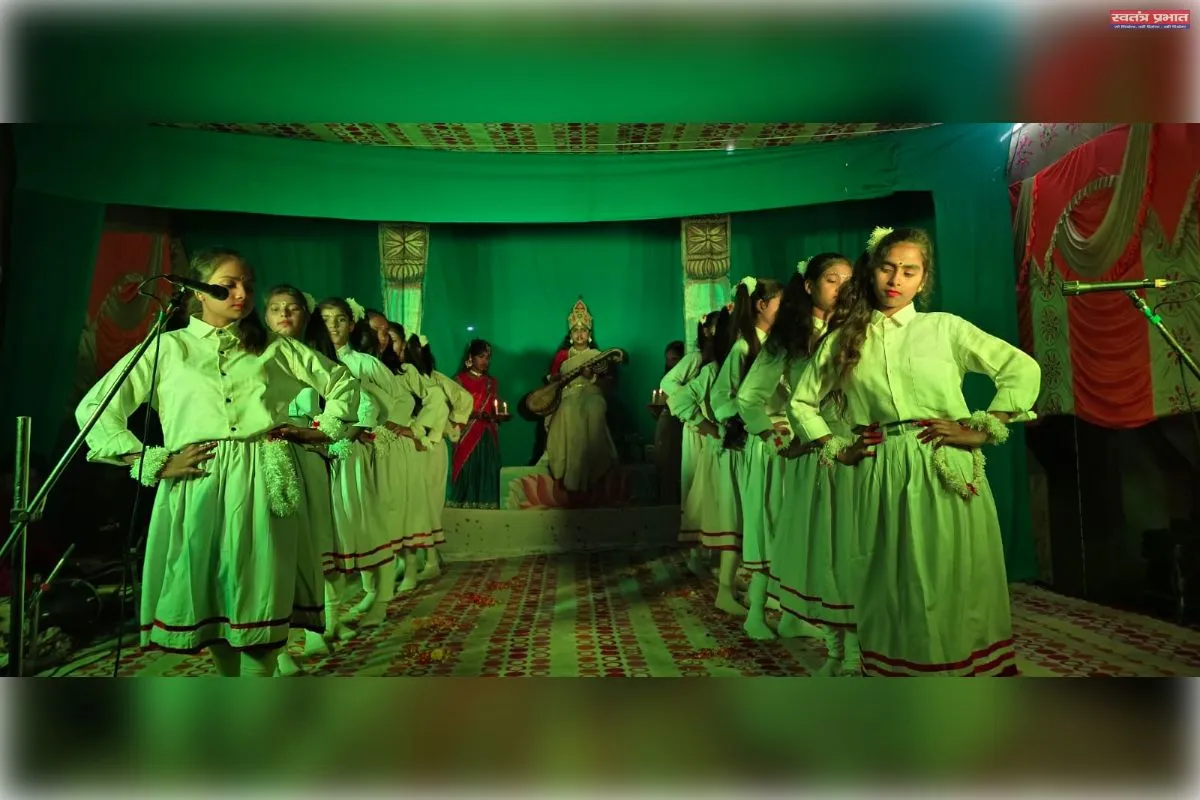 वार्षिकोत्सव में  सांस्कृतिक कार्यक्रम की प्रस्तुति देकर छात्रों ने मोहा मन