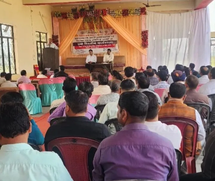 भदपुरा में एस एम सी और प्र अ उन्मुखीकरण कार्यशाला का आयोजन