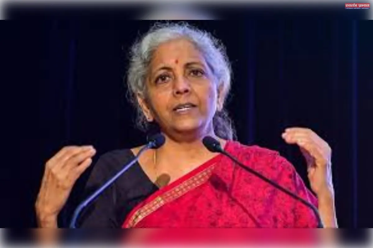 लॉकडाउन पर आ गई सरकार की सफाई, पीएम ने कहा था- जंग की चुनौती कोरोना जैसी, तैयार रहना होगा