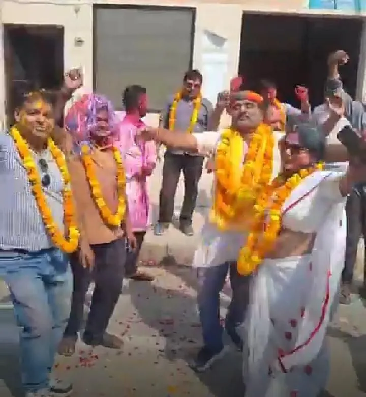 नैनी क्षेत्र में धूमधाम से मनाई गई होली,रंग-गुलाल और पिचकारियों से सराबोर हुए लोग