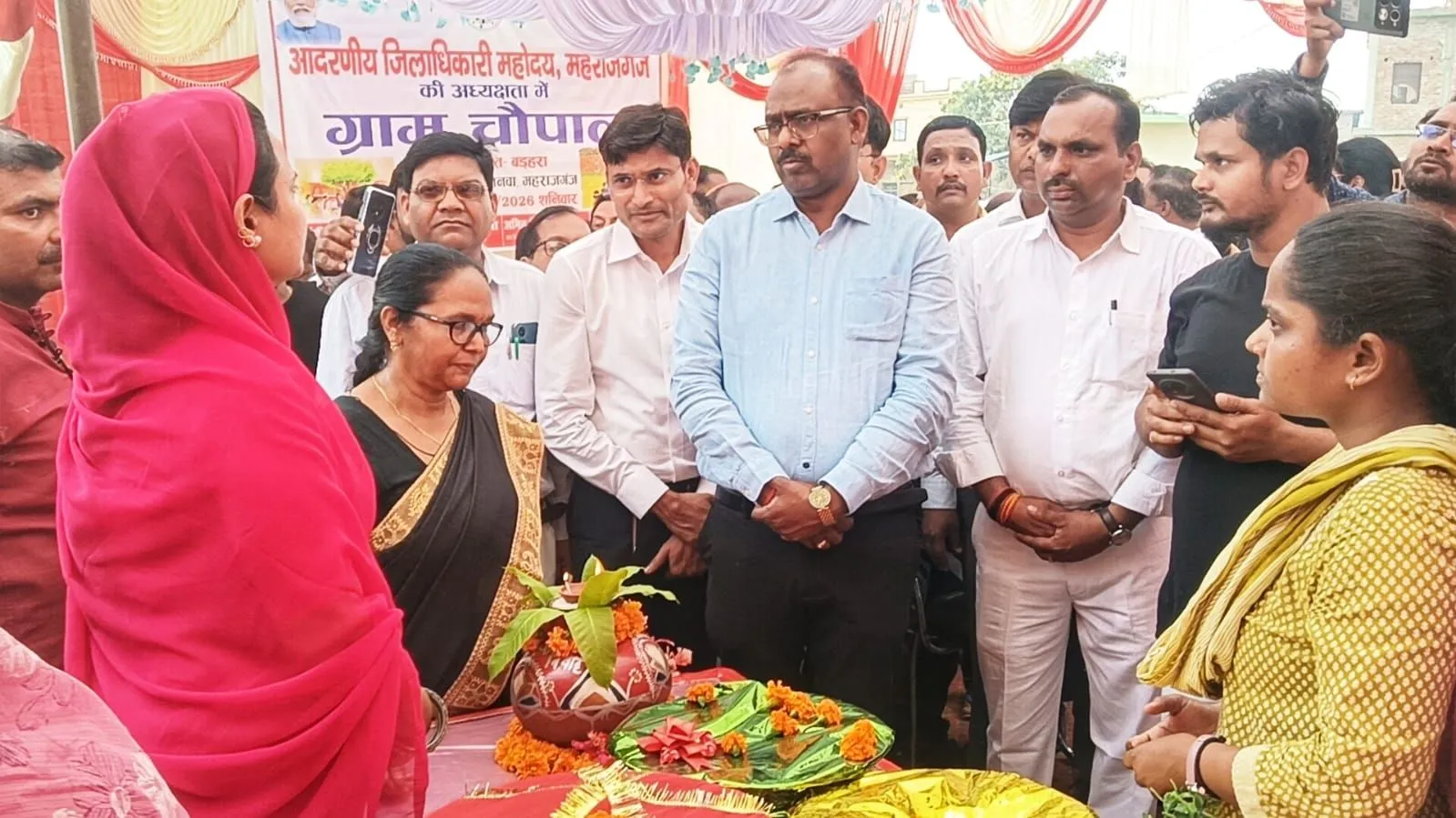 जिलाधिकारी के अध्यक्षता में ग्राम चौपाल आयोजित