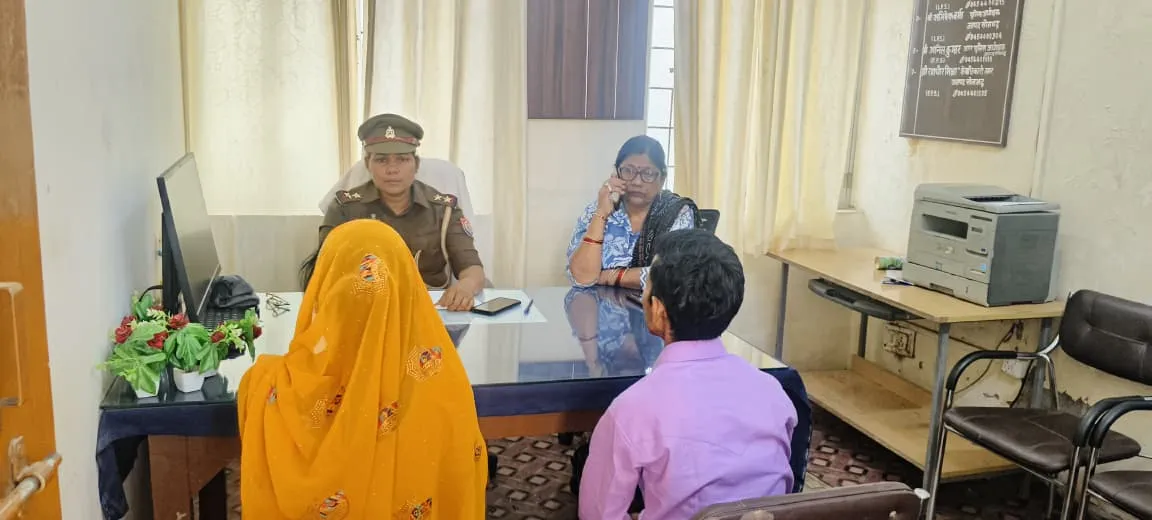 सोनभद्र में महिला थाना रॉबर्ट्सगंज के परिवार परामर्श केंद्र की प्रभावी पहल-06 प्रार्थना पत्रों की सुनवाई, 04 मामलों में आपसी सहमति से सुलह