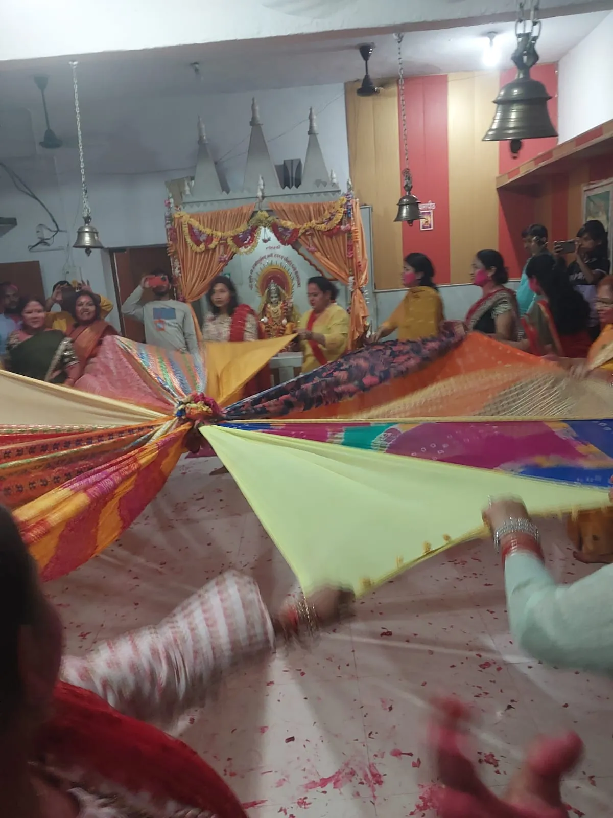 गायत्री शक्तिपीठ ओबरा के प्रांगण में अविस्मरणीय होली मिलन कार्यक्रम संपन्न