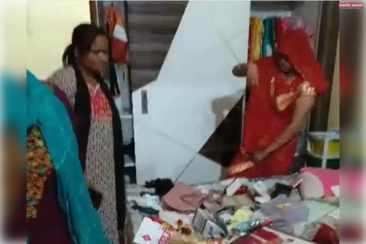 बंद मकान का ताला तोड़कर लाखों की चोरी, जांच में जुटी पुलिस