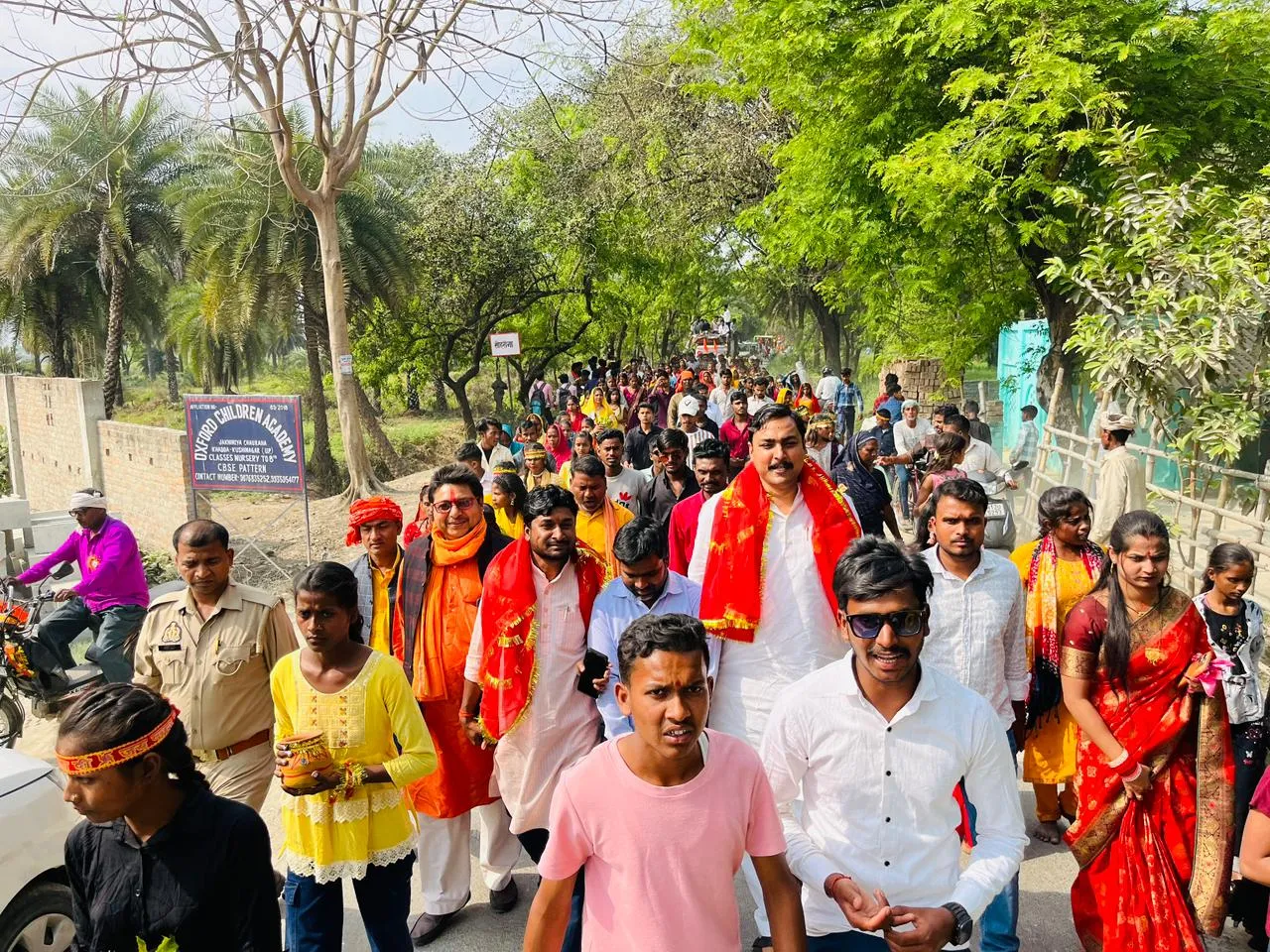 मदनपुर सुकरौली : नौ दिवसीय श्री राम महायज्ञ का कलश यात्रा के साथ भव्य शुभारम्भ, क्षेत्र में गूंजा जय श्री राम