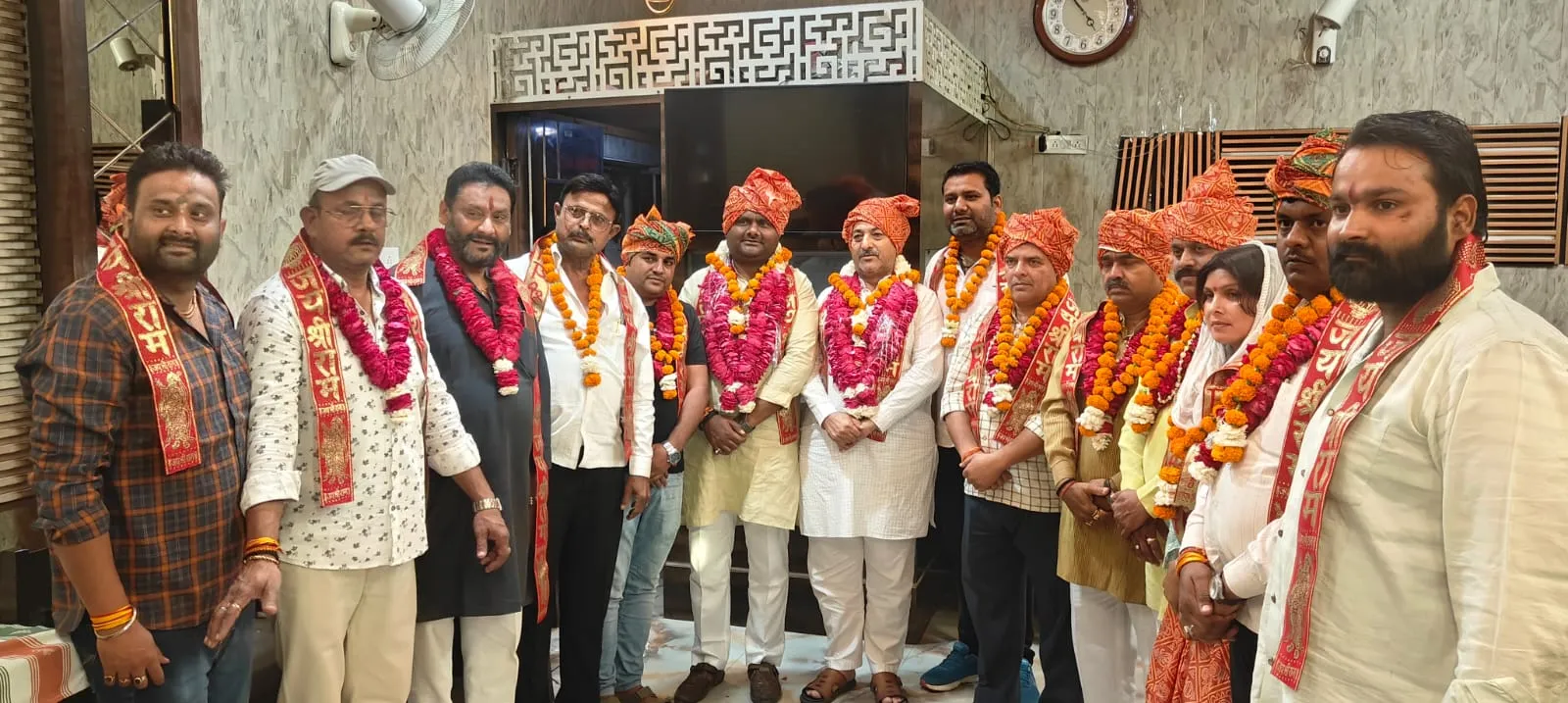 टूण्डला में भाजपा के नवीन जिला पदाधिकारियों का भव्य स्वागत