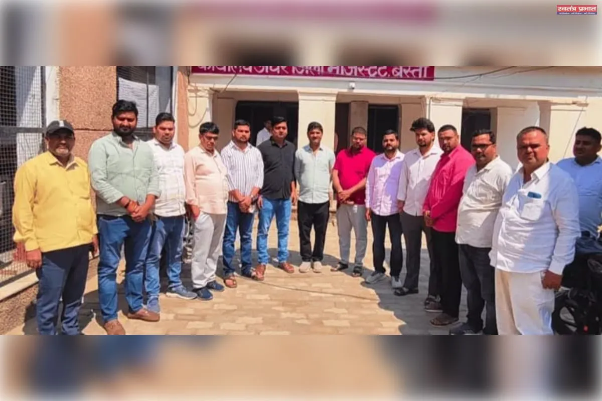 बस्ती में टोल के नाम पर डबल वसूली 30 KM में 2 प्लाजा से ट्रक चालकों में गुस्सा