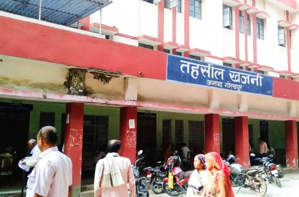 गोरखपुर : खजनी सम्पूर्ण समाधान दिवस पर फरियादी की अनदेखी, डीएम के हस्तक्षेप के बाद हुई कार्रवाई