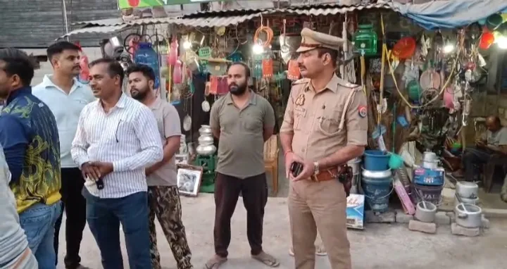 सोनभद्र अवैध गैस सिलेंडरों के काले कारोबार पर पुलिस का प्रहार, ओबरा में भारी हड़कंप