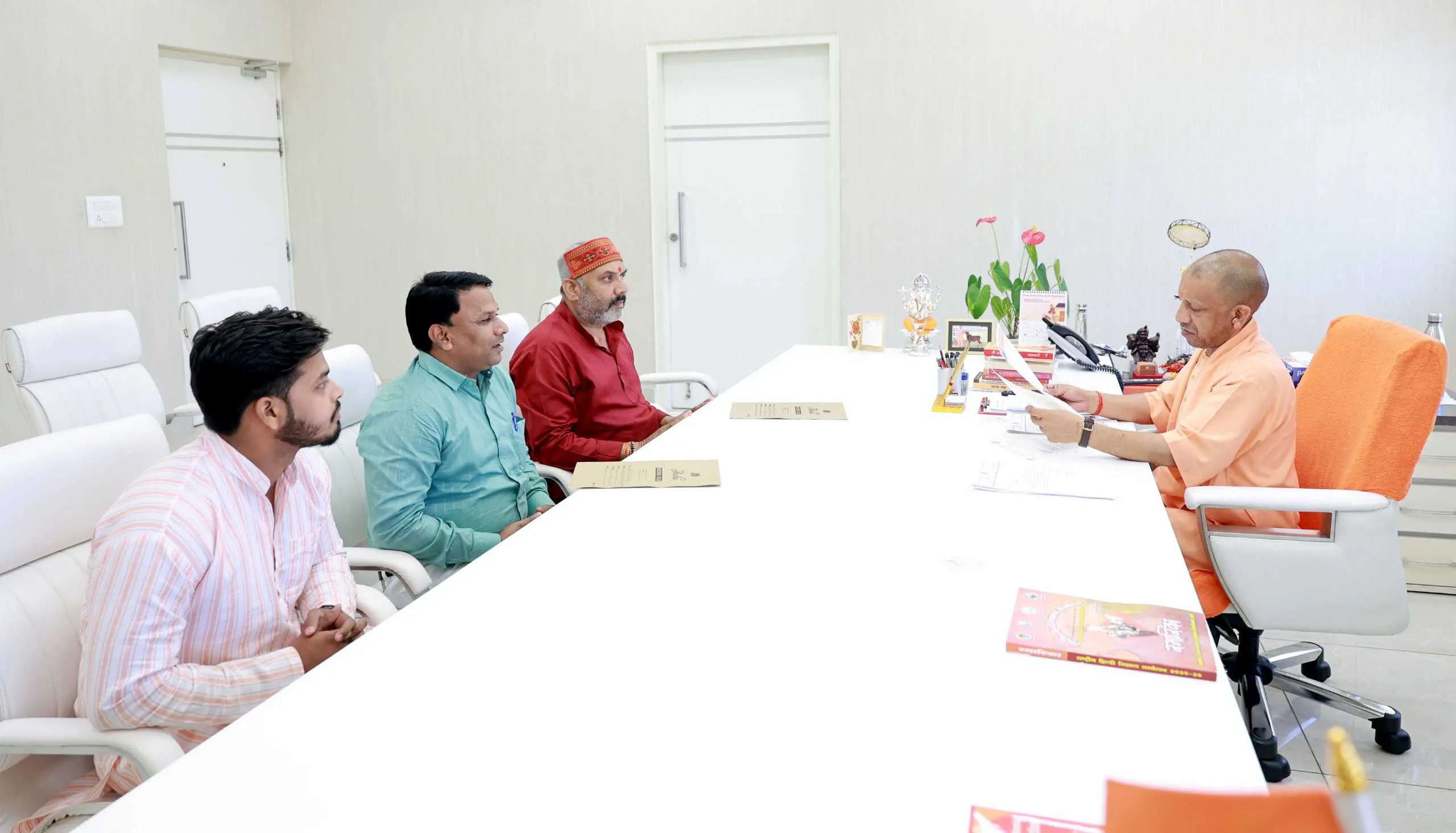 गोरखपुर:ख़जनी के धुवहां में स्थित प्राचीन मंदिरों के विकास की मांग तेज,क्षेत्रीय नेताओ ने उठाया आवाज