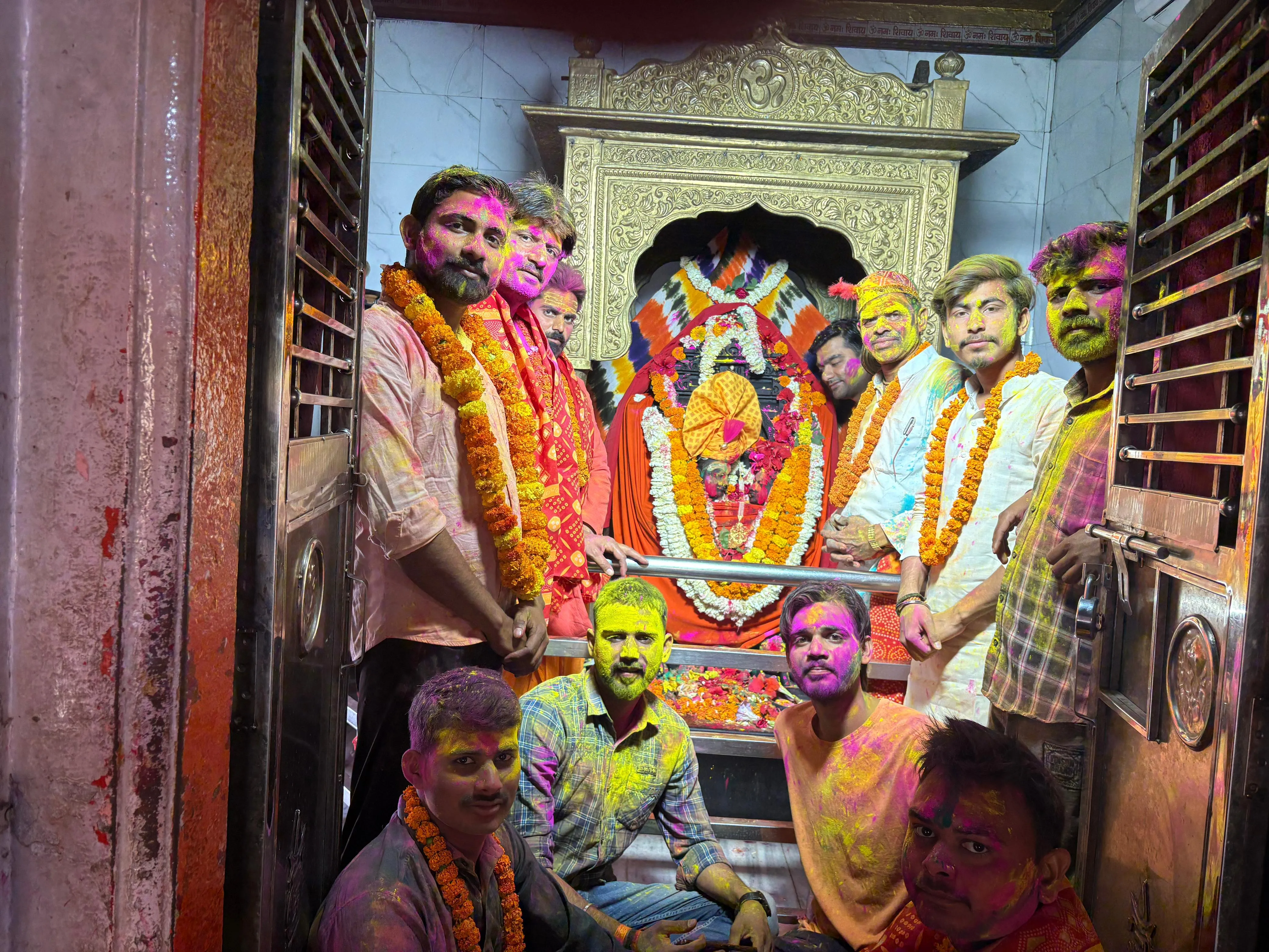 होली पर  शिवद्वार मंदिर में उड़े जमकर  रंग गुलाल,  हर हर महादेव के जयकारों से हुआ गुंजायमान