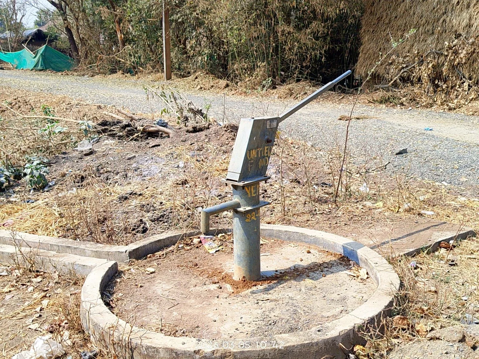 धूप की प्रखरता से गर्मी के दिनों में जल स्तर नीचे जाने से बढ़ी ग्रामीणों की पेयजल समस्या