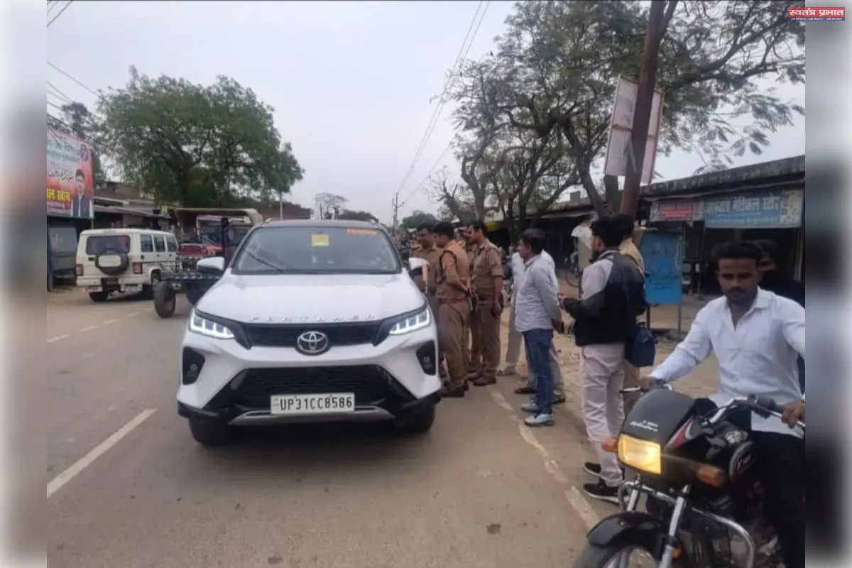 मामूली टक्कर पर भड़का बवाल: ई-रिक्शा चालक के विवाद में अछनिया गांव मैं पुलिस बल तैनात  