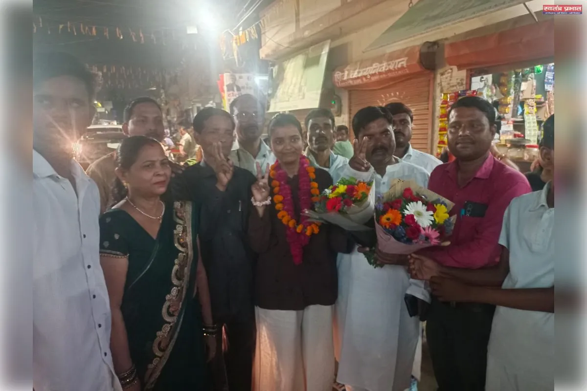 गैस डिलीवरी मैन की बेटी बनी PCS अधिकारी