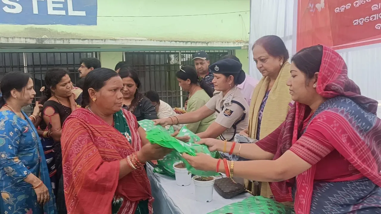 बलंगिर में अंतर्राष्ट्रीय महिला दिवस का भव्य आयोजन: महिलाओं का सम्मान और जरूरतमंदों की सेवा