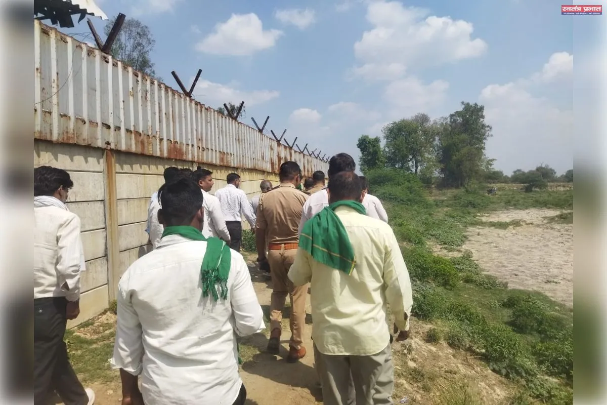 लखनऊ में ग्लूकोस फैक्ट्री के खिलाफ किसानों का आंदोलन, प्रशासन ने लिया संज्ञान &mdash; 10 अप्रैल तक समाधान का आश्वासन