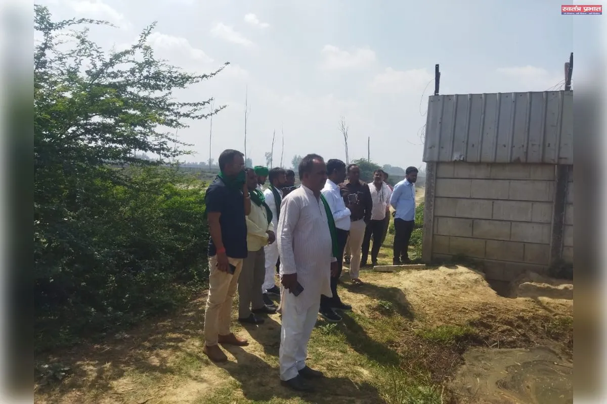 लखनऊ में ग्लूकोस फैक्ट्री के खिलाफ किसानों का आंदोलन, प्रशासन ने लिया संज्ञान — 10 अप्रैल तक समाधान का आश्वासन