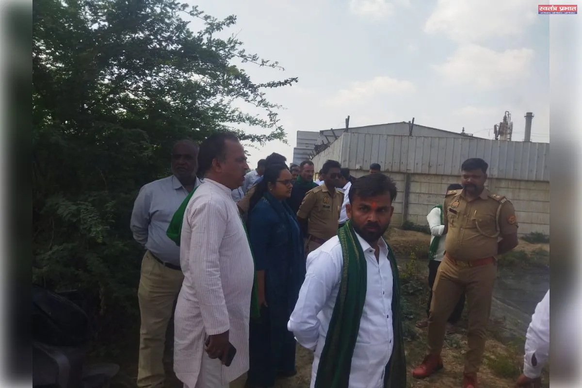 लखनऊ में ग्लूकोस फैक्ट्री के खिलाफ किसानों का आंदोलन, प्रशासन ने लिया संज्ञान &mdash; 10 अप्रैल तक समाधान का आश्वासन