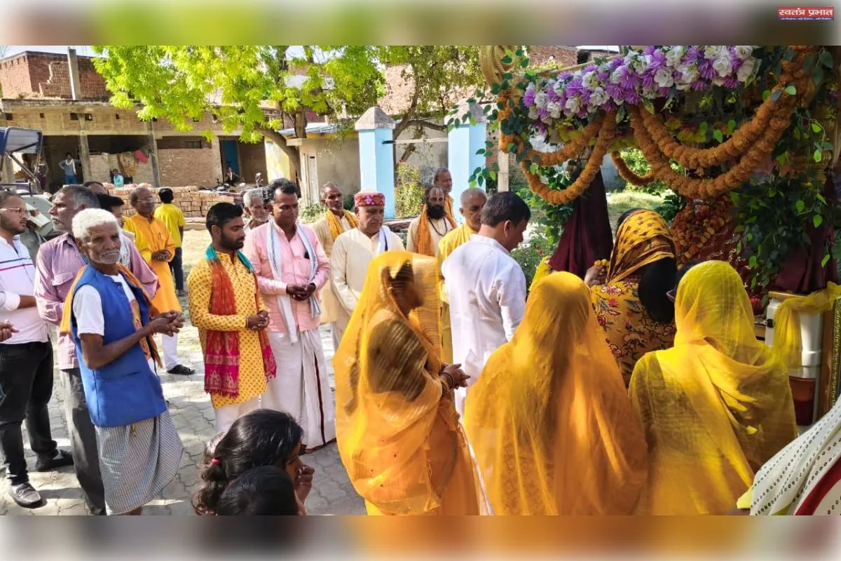 गायत्री साधना से जुड़कर मानव कल्याण का संदेश दे रही कलश यात्रा - अशोक शर्मा 