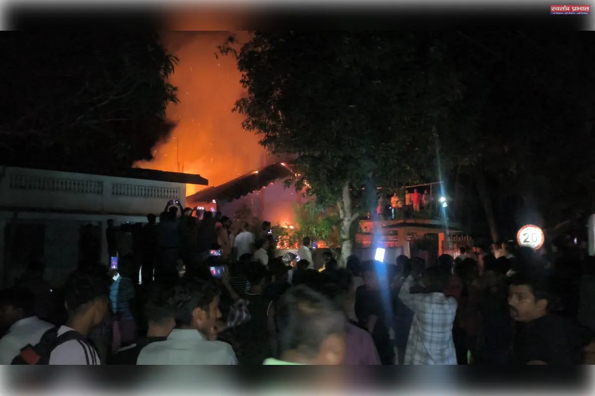 श्रीभूमि जिले के दूल्लभछड़ा में भीषण आग, जॉय चौधरी का घर जलकर खाक