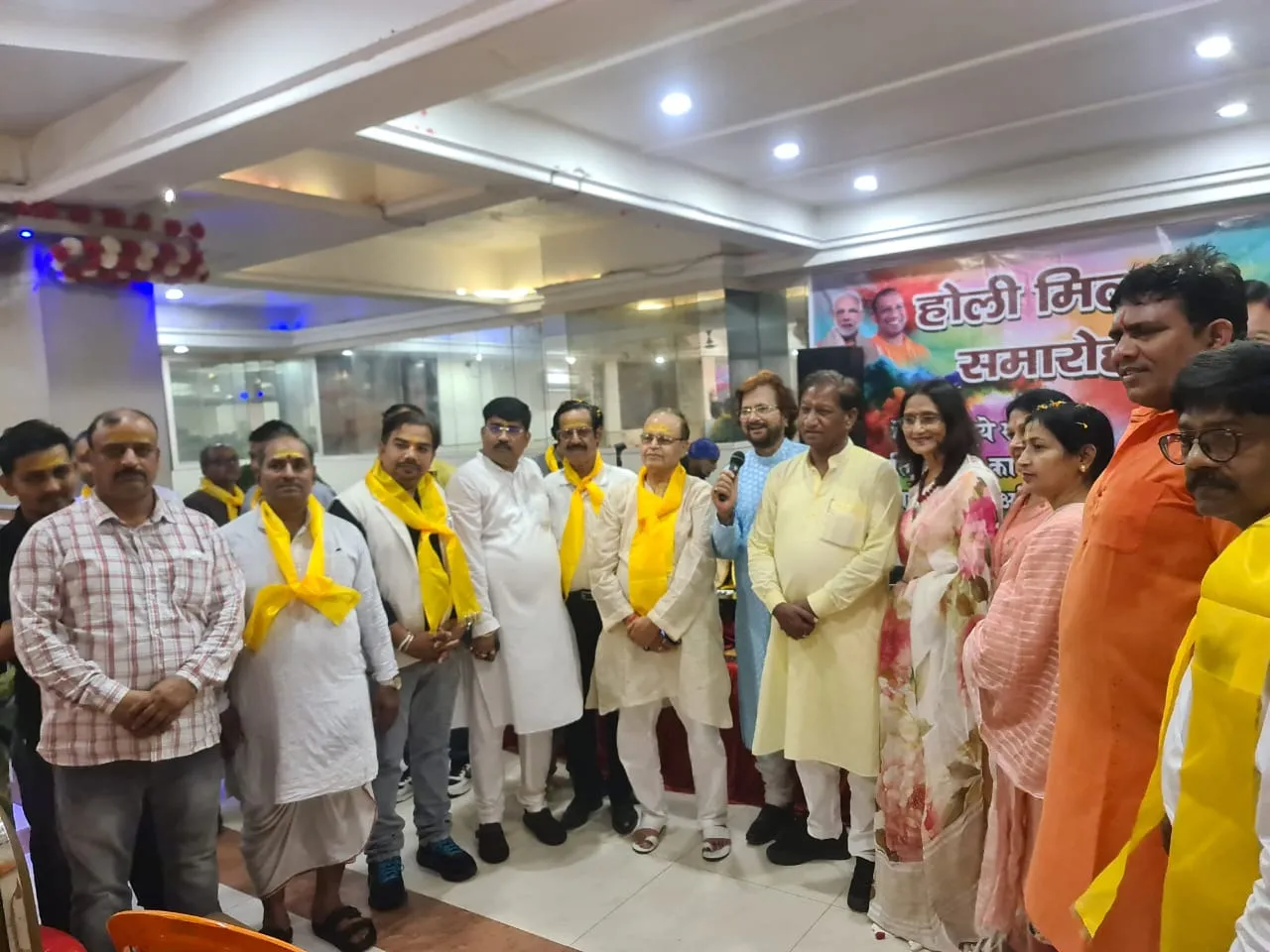 विधायक सलिल विश्नोई द्वारा सर्वदलीय होली मिलन का आयोजन