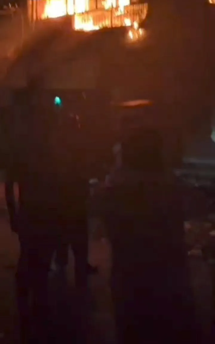 बिरहाना रोड मार्केट में भीषण आग, 6 मंजिला इमारत धधकी