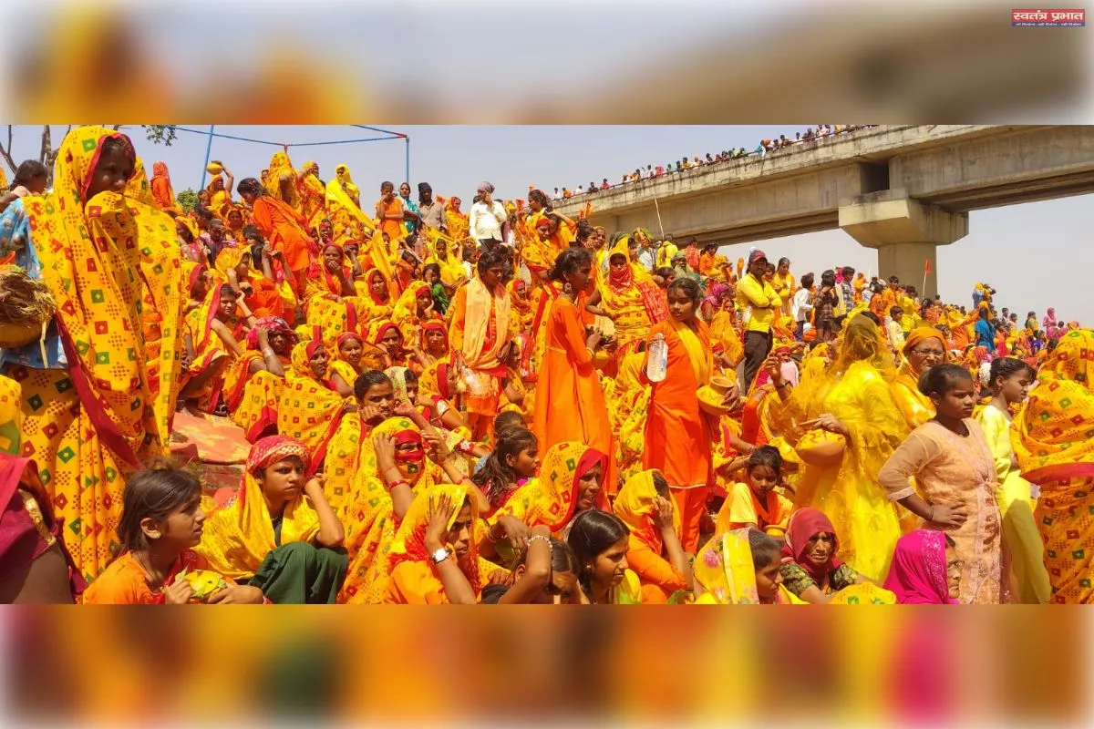 हाथी, घोड़ा, ऊंट के साथ भव्य 21 सौ कलश यात्रा निकाली गई