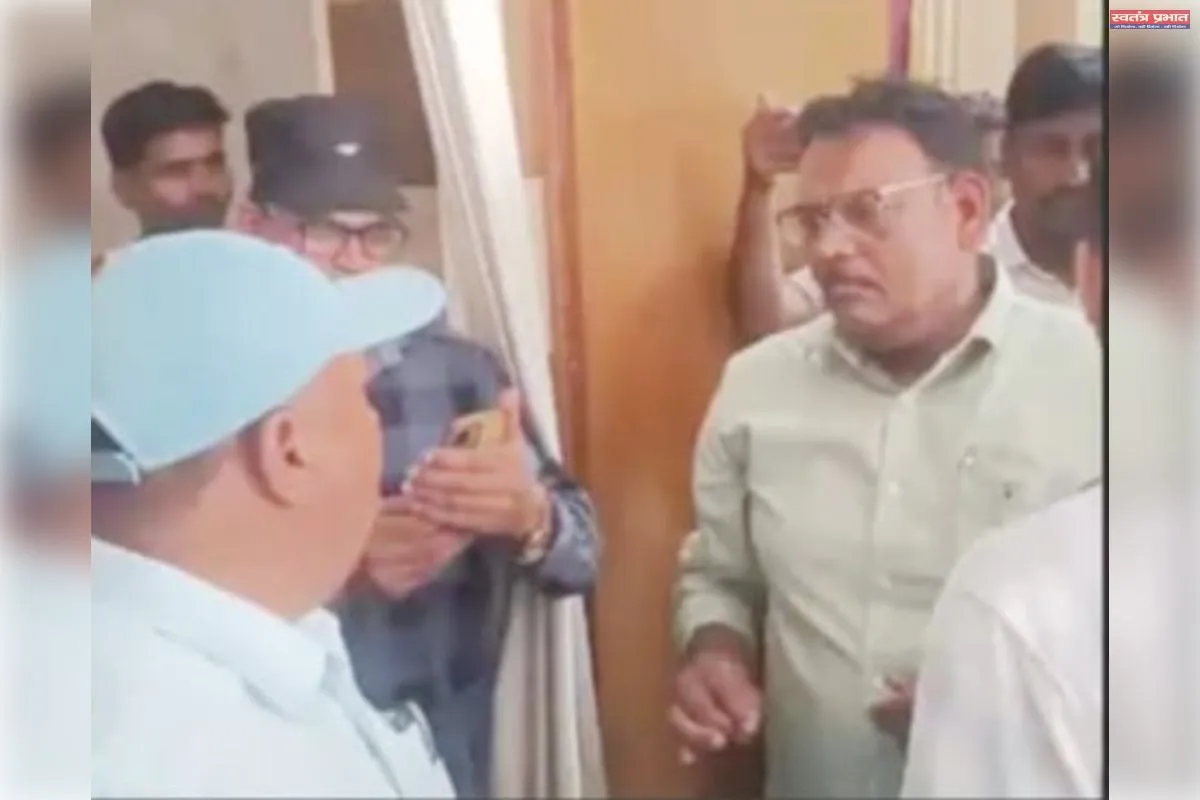 सिद्धार्थनगर  में 5 हजार रुपए रिश्वत लेते हुए लेखपाल गिरफ्तार