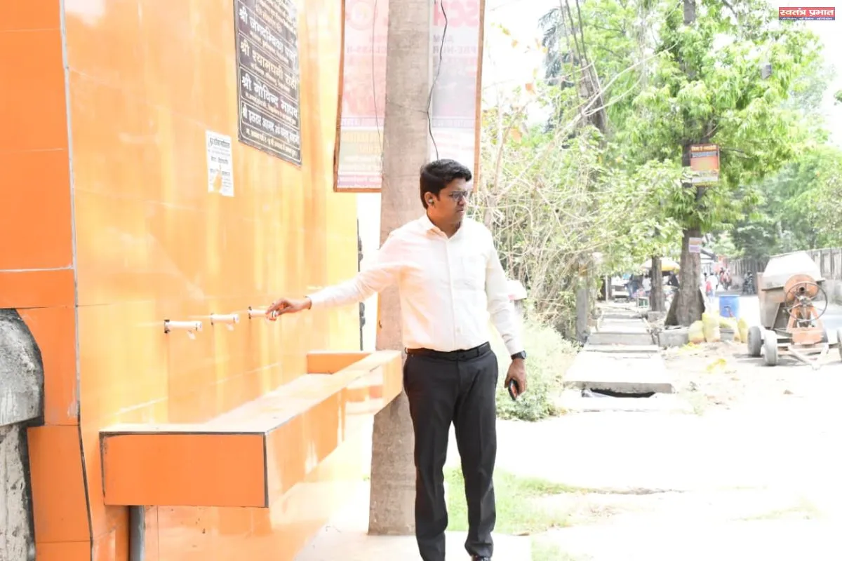 जिलाधिकारी ने नपा परिषद सिद्धार्थनगर  में लगे आरओ/वाटर कूलर का किया औचक निरीक्षण