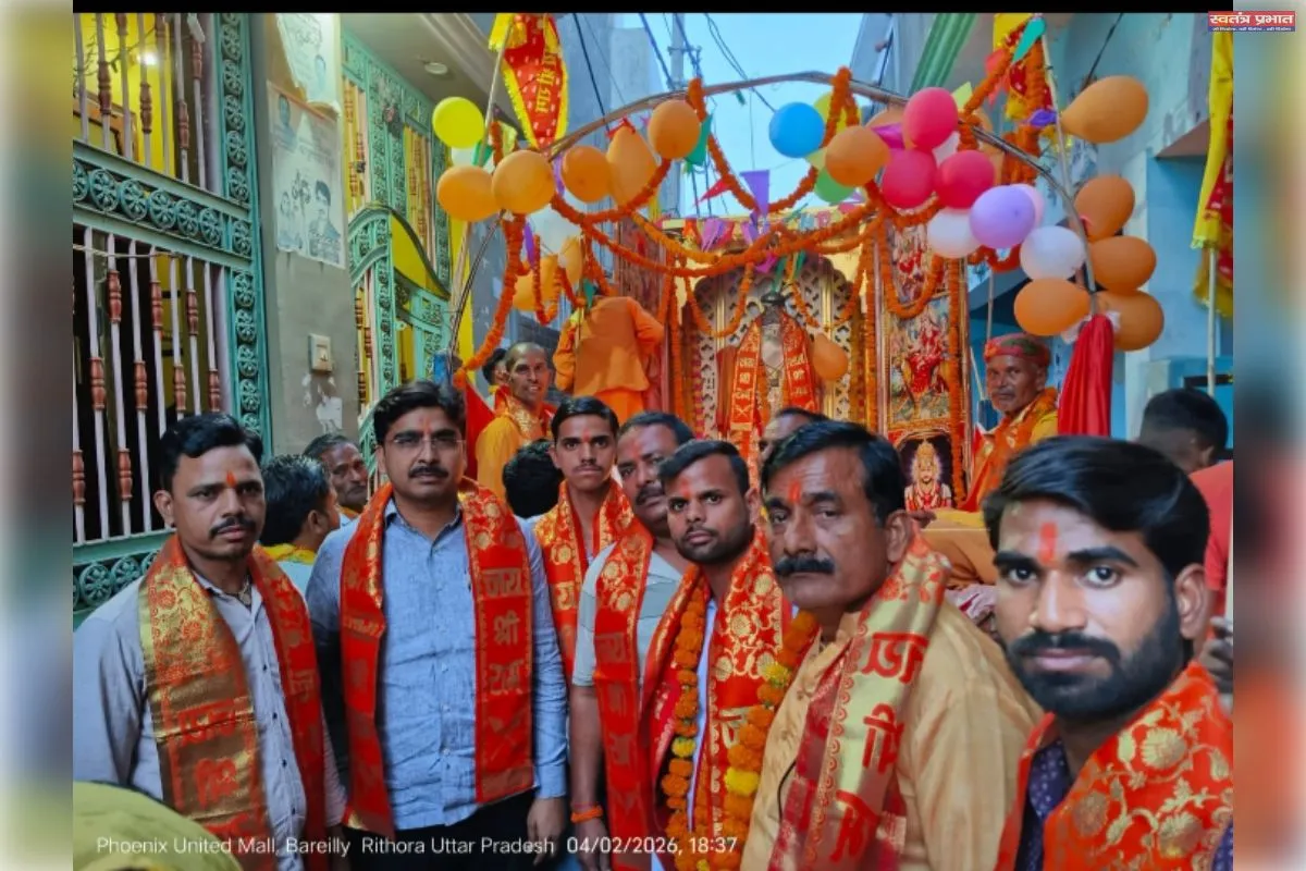 जयकारों के साथ निकली रिठौरा में शोभायात्रा