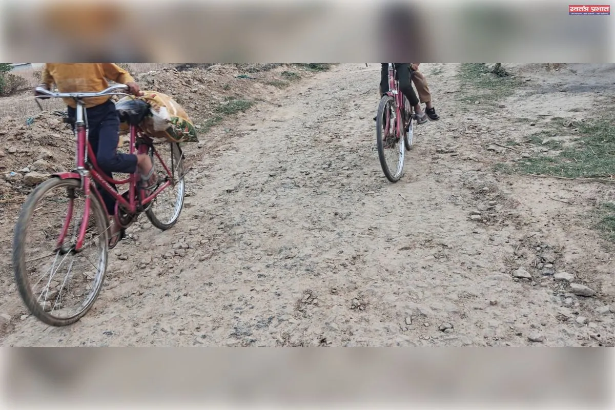 बनपुरवा-पूरे महीपत मार्ग 10 साल से जर्जर