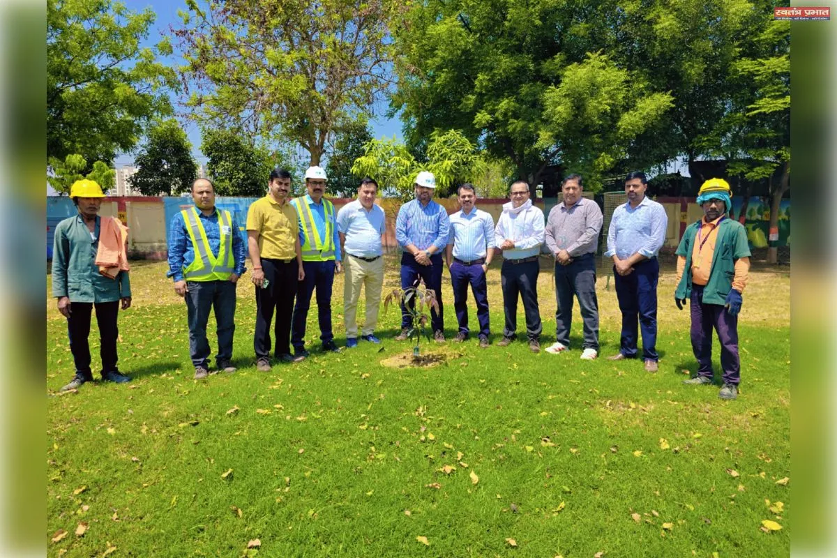 ”विश्व पृथ्वी दिवस पर भरवारा एसटीपी में पौधरोपण: हरियाली बढ़ाने को सुएज का संकल्प”