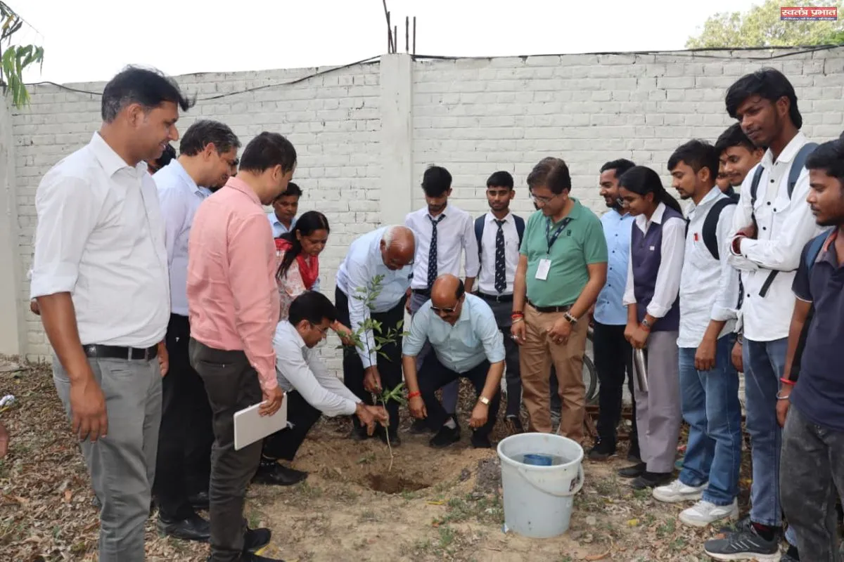 विश्व पृथ्वी दिवस-2026 के अवसर पर को सरस्वती ब्लॉक के कॉन्फ्रेंस हॉल में एक सार्थक कार्यक्रम का आयोजन किया गया