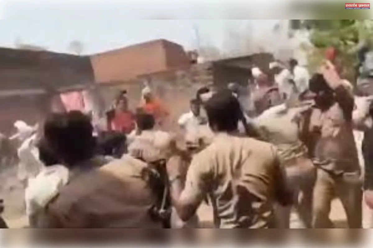 गाजीपुर में लड़की की हत्या पर बवाल, सपा डेलिगेशन पर पथराव; कांग्रेस बोली- सीबीआई जाँच हो
